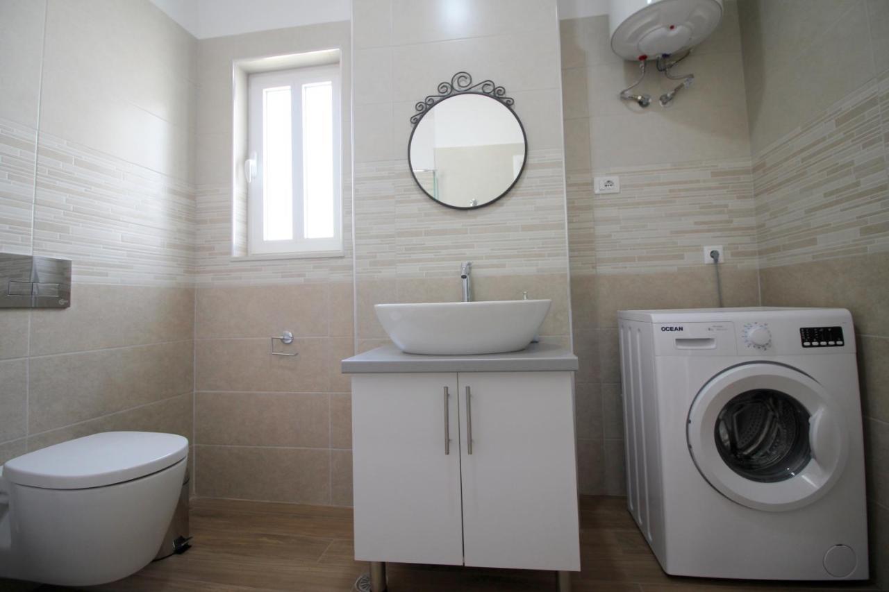 Nefeli Apartments Саранде Екстериор снимка