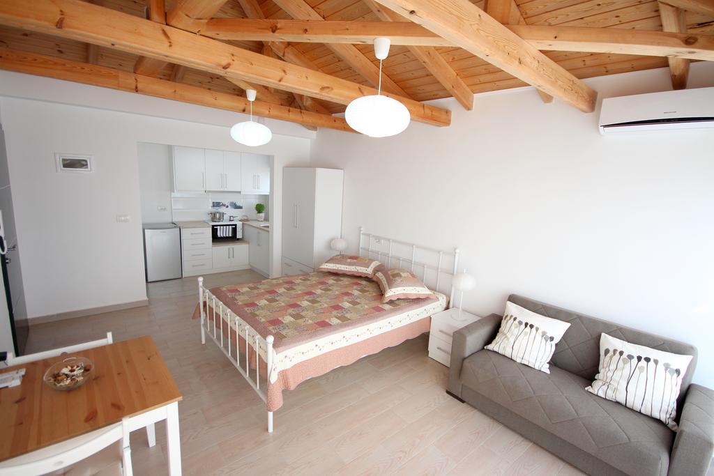 Nefeli Apartments Саранде Екстериор снимка