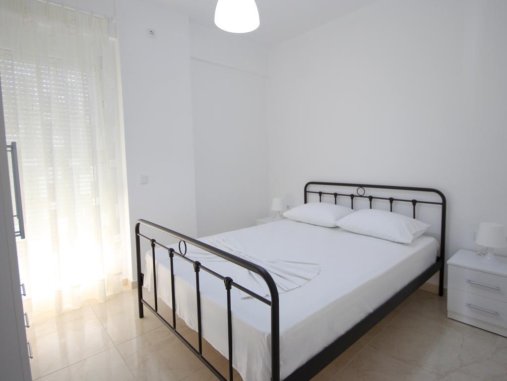 Nefeli Apartments Саранде Екстериор снимка