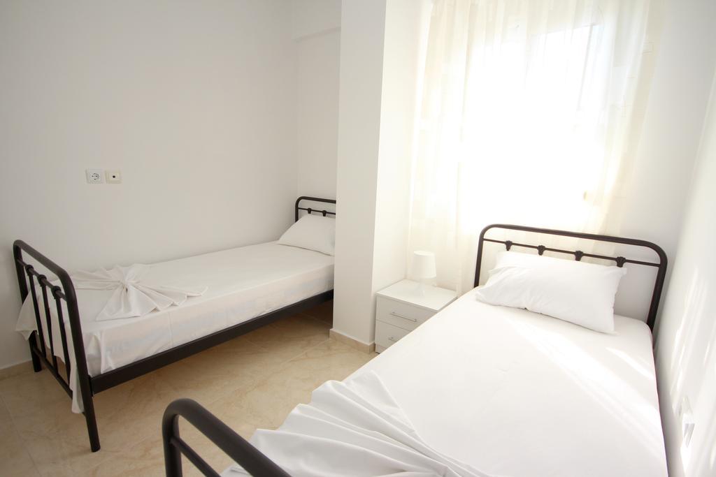 Nefeli Apartments Саранде Екстериор снимка