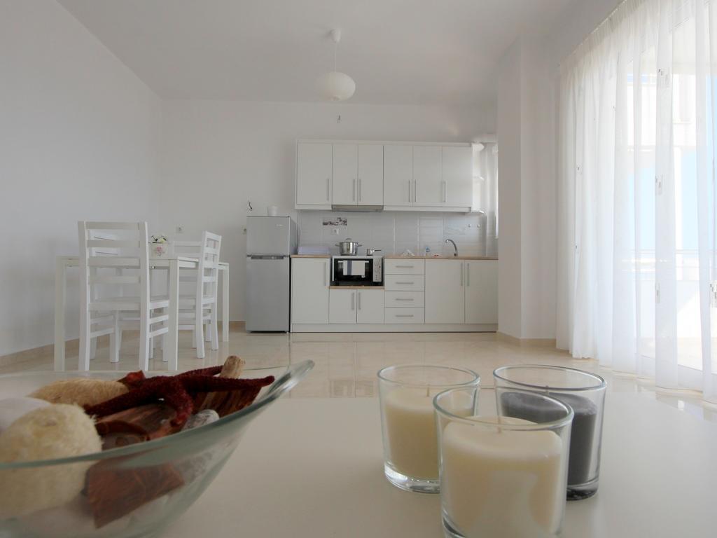 Nefeli Apartments Саранде Екстериор снимка