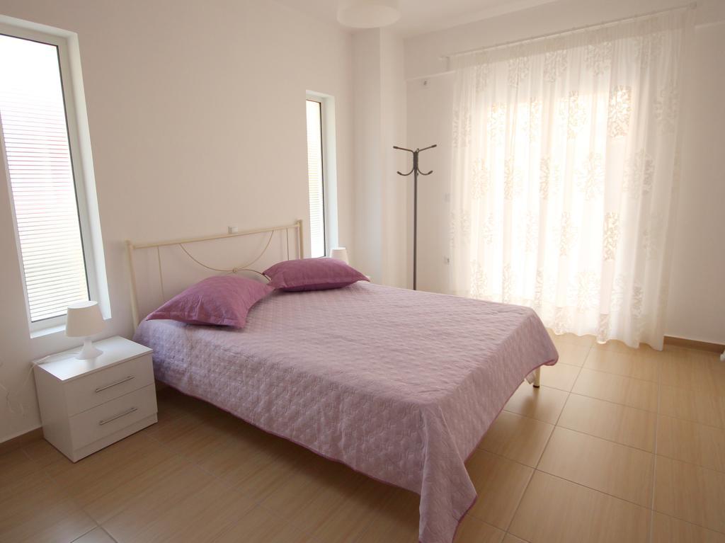 Nefeli Apartments Саранде Екстериор снимка