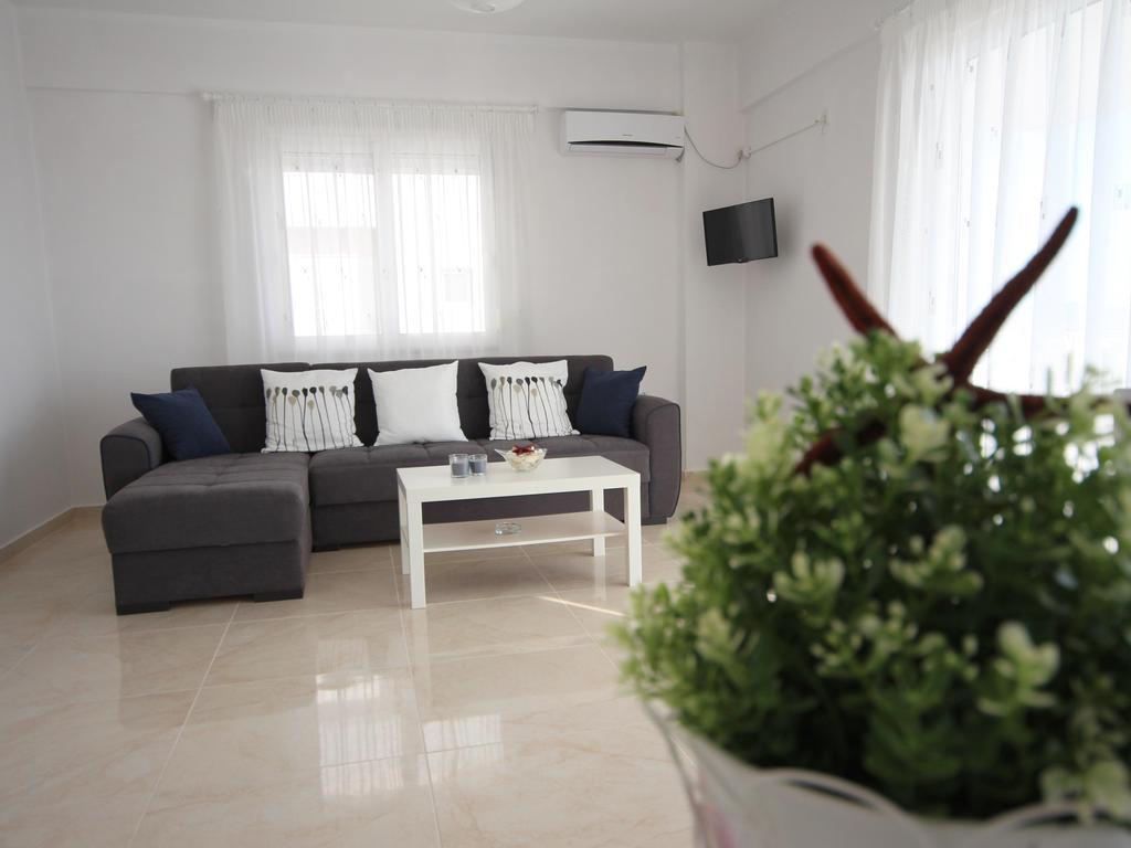 Nefeli Apartments Саранде Екстериор снимка