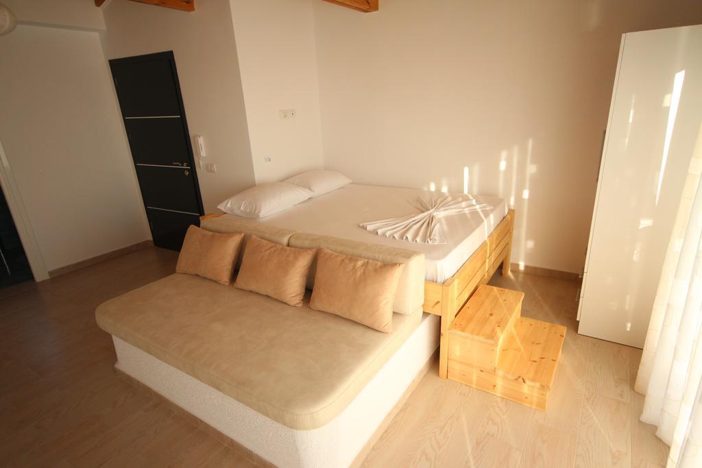Nefeli Apartments Саранде Екстериор снимка
