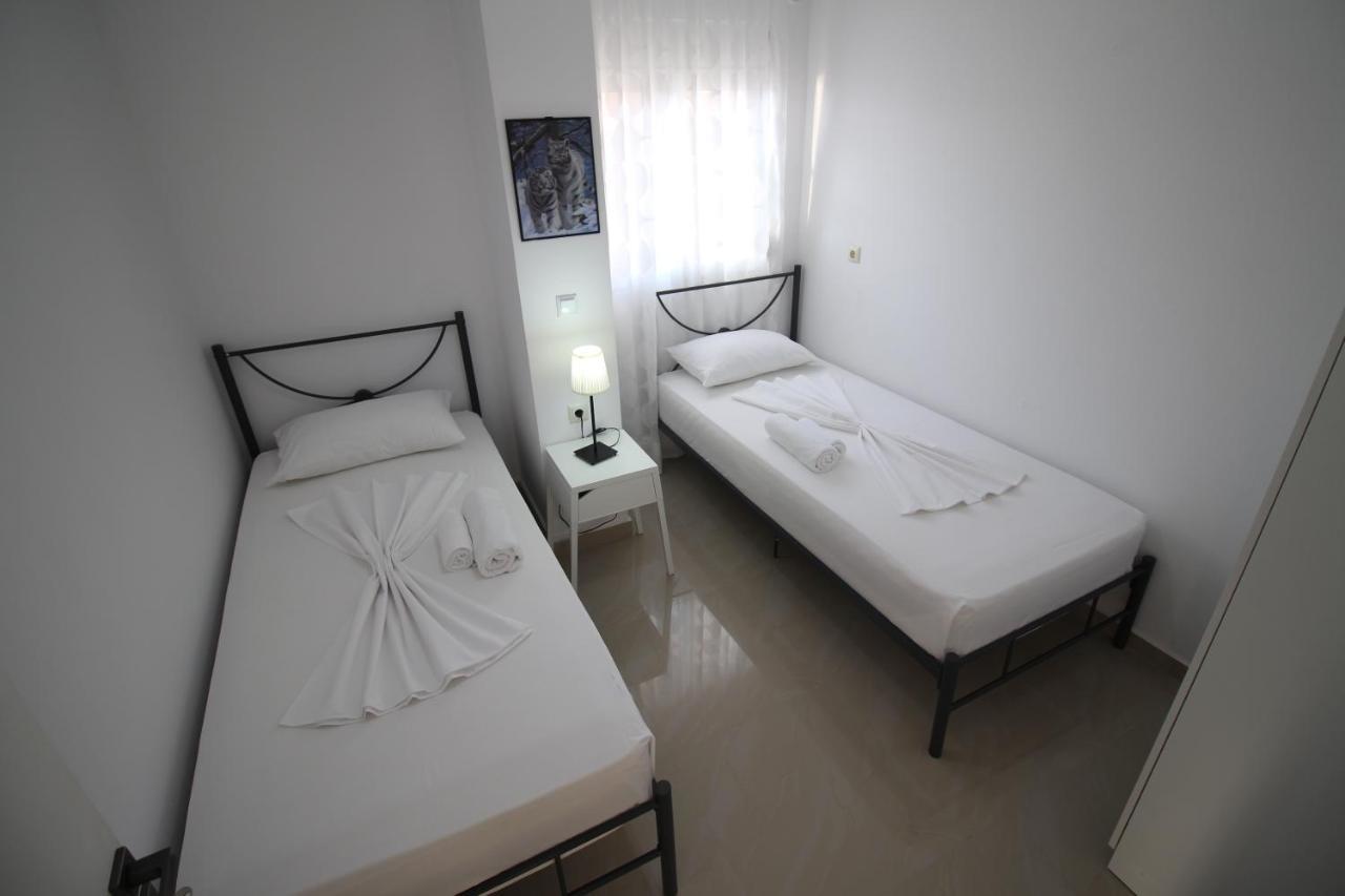 Nefeli Apartments Саранде Екстериор снимка